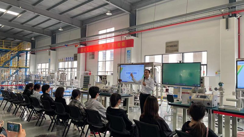 汽车行业对耐高温胶粘剂的需求解析与选型要点